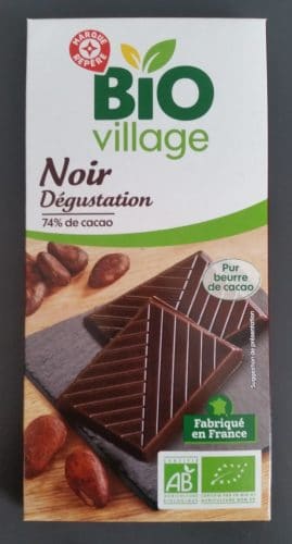 Une tablette de chocolat 74% BIO Village Marque Repère